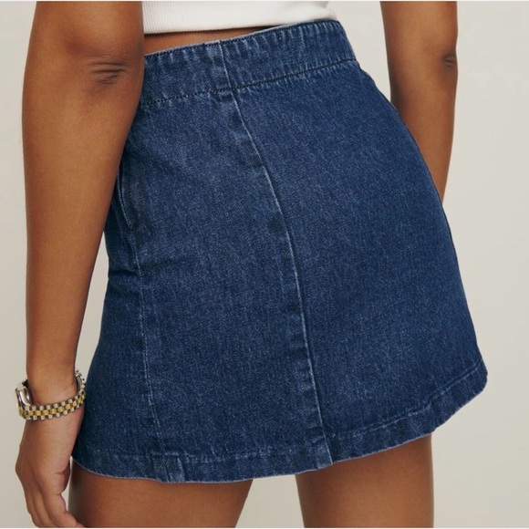 NWT Reformation Siobhan Denim Mini
Skirt Owens size 26. - Picture 2 of 8